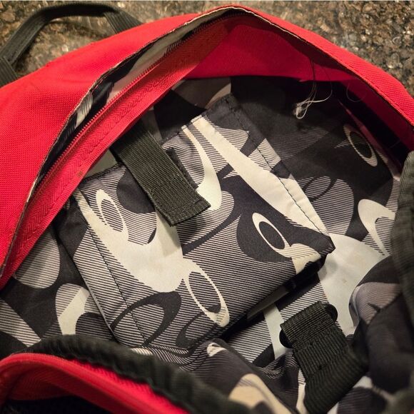 Oakley Red and Black Backpack - Picture 7 of 12